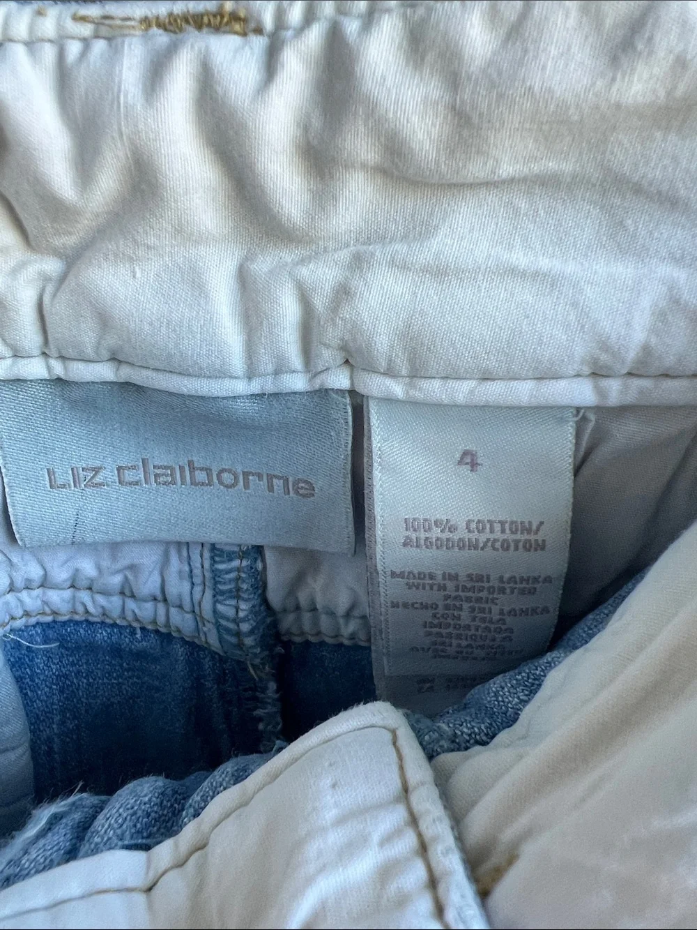 Liz Claiborne Light Blue Denim Capris crop 💕Size 4 vintage